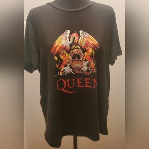 Queen TShirt Size XL